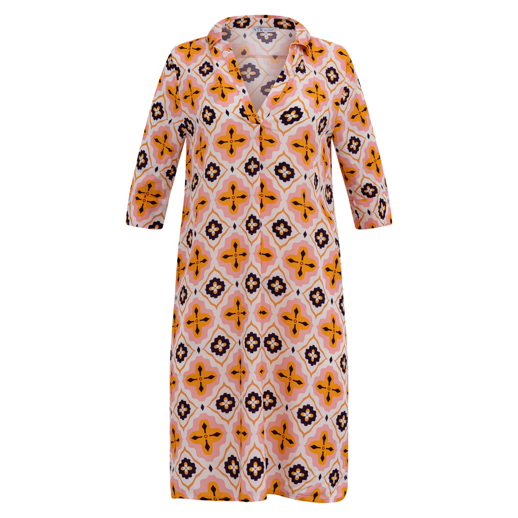 6401IKA Kleid V Kacheldruck mandarine