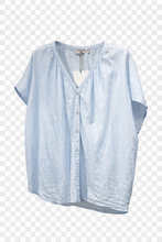 Lade das Bild in den Galerie-Viewer, 8302BL Bluse V Musselin mit Blätterdruck
