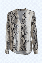 Lade das Bild in den Galerie-Viewer, 9325SN Bluse V Snake Print
