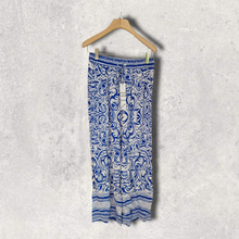 Lade das Bild in den Galerie-Viewer, 6101OR Hose Ornament Druck
